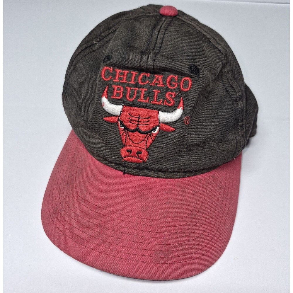 ​Vintage 90s Chicago Bulls Snapback Hat The G Cap Green Underbrim NBA Distressed